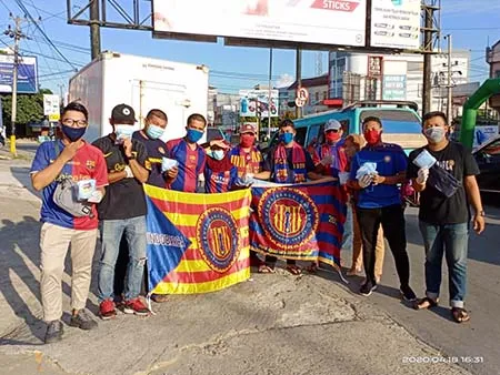 Indobarca Kendari Bagikan Ratusan Masker Gratis
