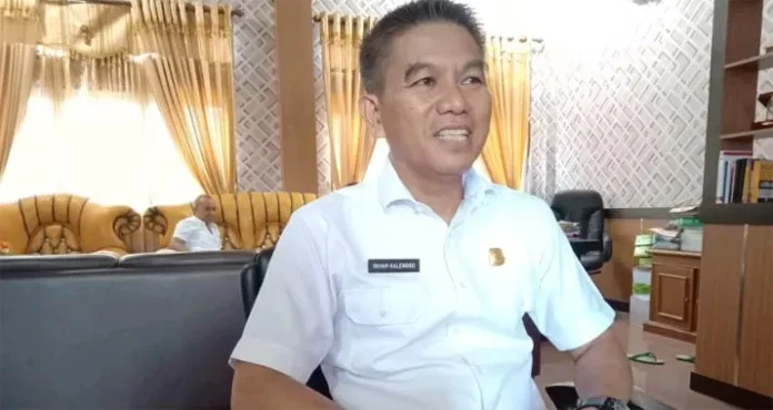 irham kalenggo Ketua DPRD Konsel Irham Kalenggo