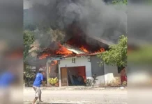 Ditinggal Pemiliknya, Satu Rumah di Kolut Ludes Terbakar Ditinggal Pemiliknya, Satu Rumah di Kolut Ludes Terbakar