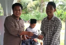 RAG Turun Langsung Bagikan Masker ke Masyarakat di Konsel RAG Turun Langsung Bagikan Masker ke Masyarakat di Konsel