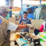 Satgas Covid-19 Bagi Seribu Masker di Pasar Sentral Bombana Satgas Covid-19 Bagi Seribu Masker di Pasar Sentral Bombana