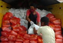 Pemprov Lepas 3.400 Paket Sembako untuk 17 Kabupaten/Kota se-Sultra BKMT Konawe Bagikan Ratusan Paket Sembako untuk Warga Kurang Mampu