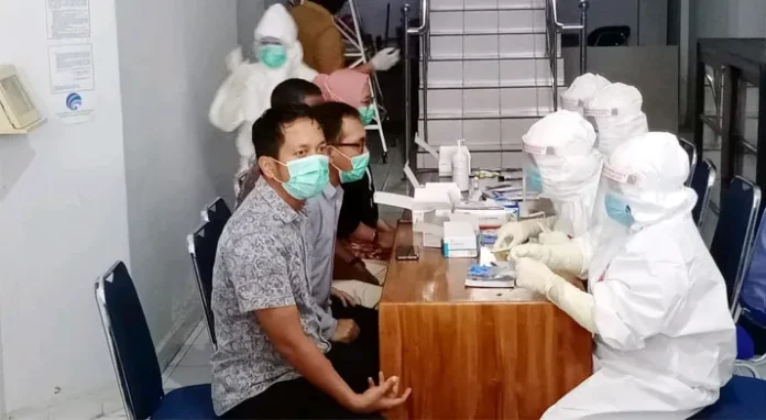 Puluhan Wartawan di Kendari Jalani Rapid Test Corona