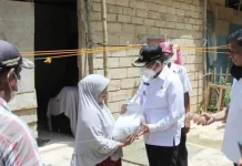 Wali Kota Kendari Bagikan Sembako Gratis Tahap Pertama ke Warga Wali Kota Kendari Bagikan Sembako Gratis Tahap Pertama ke Warga