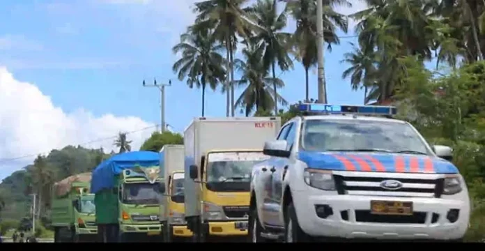 truk_sembako_kolut Pastikan Stok Aman, Polres Kolut Kawal Distribusi Truk Sembako