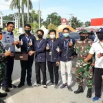 Cegah Corona, Mahasiswa Farmasi UHO Bagikan Hand Sanitizer dan Masker Cegah Corona, Mahasiswa Farmasi UHO Bagikan Hand Sanitizer dan Masker