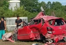 Kecelakaan Tunggal di Depan Rujab Bupati Konsel, Dua Orang Pemuda Meninggal Dunia Kecelakaan Tunggal di Depan Rujab Bupati Konsel, Dua Orang Pemuda Meninggal Dunia