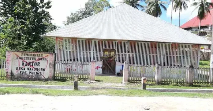 Diduga Tak Transparan Kelola DD, Kantor Desa di Muna Disegel Warga