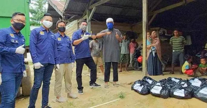 Pegawai Bank Mandiri Sisipkan Gaji dan THR untuk Donasi Kemanusiaan Pegawai Bank Mandiri Sisipkan Gaji dan THR untuk Donasi Kemanusiaan