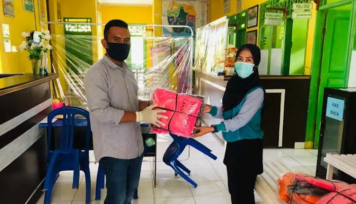 Perusahaan Kontruksi di Kolut Salurkan Ratusan APD ke Petugas Medis