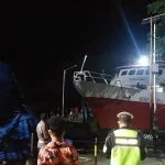 Kapal Aksar Saputra Tabrak Gapura Pelabuhan Raha Kapal Aksar Saputra Tabrak Gapura Pelabuhan Raha