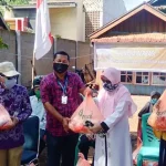 ANTAM Salurkan 70 Paket Sembako Gratis untuk Tena Netra Kolaka ANTAM Salurkan 70 Paket Sembako Gratis untuk Tena Netra Kolaka