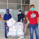 Telkomsel bagi APD ke Rumah Sakit Rujukan Corona di Kendari Telkomsel bagi APD ke Rumah Sakit Rujukan Corona di Kendari