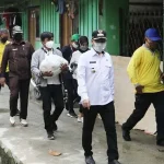 Pemkot Rayakan HUT Kendari dengan Bagi-bagi Sembako Pemkot Rayakan HUT Kendari dengan Bagi-bagi Sembako