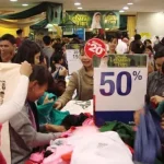 Alasan Tak Perlu Keluar Beli Baju Lebaran Ilustrasi baju lebaran