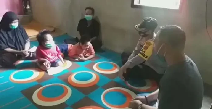 bantuna_kpolreskonut Berbagi di Bulan Ramadan, Kapolres Konut Santuni Penyandang Cacat