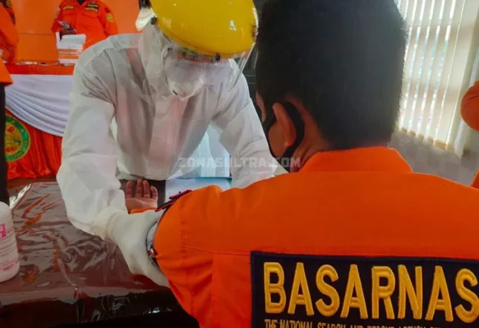 Pastikan Operasi SAR Tetap Aman, 59 Personil Basarnas Kendari Jalani Rapid Tes