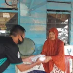 Relawan Indonesia Bersatu Lawan Covid Bagikan Makanan untuk Warga Kampung Nelayan di Petoaha Kendari Relawan Indonesia Bersatu Lawan Covid Bagikan Makanan Untuk Warga Kampung Nelayan di Petoaha Kendari