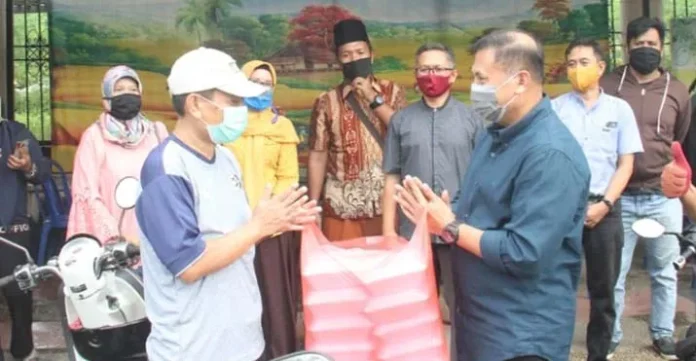 binda_sultra Bagikan Paket Makanan, BINDA Sultra Gandeng Pemilik Warung Makan Terdampak Covid-19