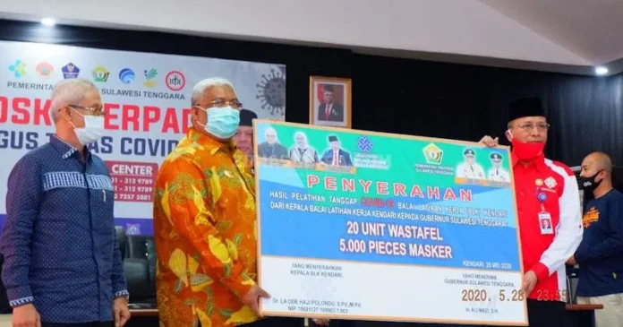 BLK Kendari Serahkan 20 Unit Wastafel Portabel ke Pemprov Sultra Secara Gratis