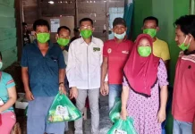 Bantu Warga Terdampak Covid-19, Anggota DPRD Konut Salurkan Ratusan Paket Sembako Bantu Warga Terdampak Covid-19, Anggota DPRD Konut Salurkan Ratusan Paket Sembako