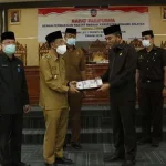 Pemkab Konsel Serahkan LPJ ke DPRD, Pendapatan Daerah Hampir 90 Persen Pemkab Konsel Serahkan LPJ ke DPRD, Pendapatan Daerah Hampir 90 Persen