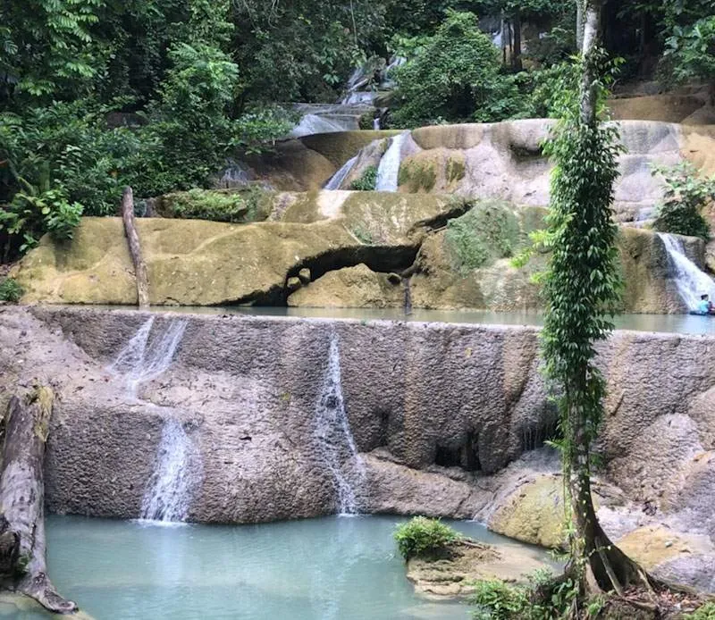 Ratusan Kendaraan yang Menuju Air Terjun Moramo Dipaksa Putar Balik