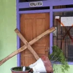 Pendataan Penerima BLT Dinilai Pilih Kasih, Warga di Muna Segel Kantor Desa Pendataan Penerima BLT Dinilai Pilih Kasih, Warga di Muna Segel Kantor Desa