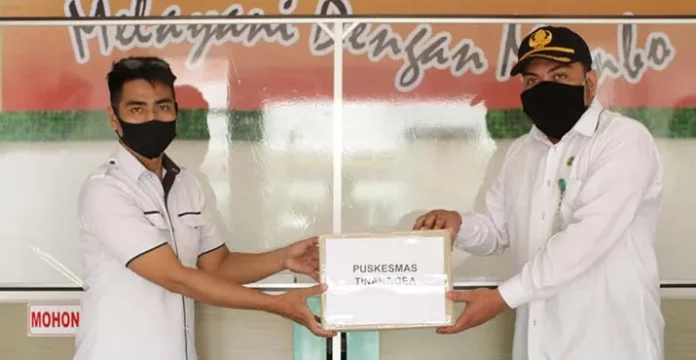 Balai TNRAW Bantu Paket APD Tenaga Medis di Tinanggea