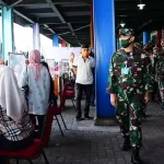 Pangdam XIV/Hasanuddin Pantau Langsung Rapid Test di Pasar Butung Pangdam XIV/Hasanuddin