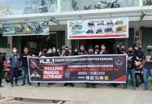 Komunitas Motor Honda di Kendari Gelar Bagi-bagi Masker Gratis Komunitas Motor Honda di Kendari Gelar Bagi-bagi Masker Gratis