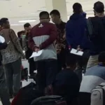 Tiba di Kendari, 64 Santri dari Jatim Langsung Jalani Tes Swab Tiba di Kendari, 64 Santri dari Magetan Langsung Jalani Tes Swab