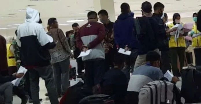 santri_magetan Tiba di Kendari, 64 Santri dari Magetan Langsung Jalani Tes Swab