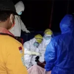 Dua Korban Luka Bakar KM Dobo Dilarikan ke RSUD Wangiwangi Dua Korban Luka Bakar KM Dobo Dilarikan ke RSUD Wangiwangi