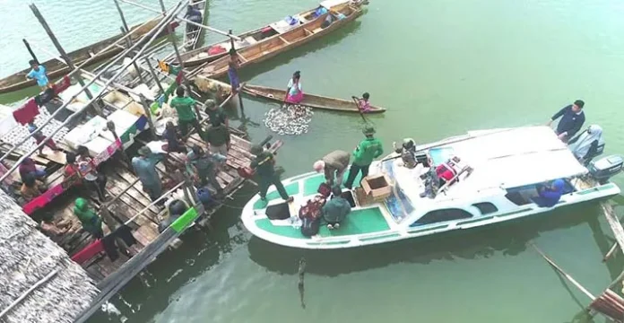 BKSDA Berbagi Sembako ke Warga Labengki Kecil dan Pulau Meong