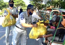 Jasa Raharja berbagi Sembako ke Tukang Becak di Kendari Jasa Raharja berbagi Sembako ke Tukang Becak di Kendari