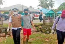 Bupati Konut Antar Warganya yang Negatif Corona Bupati Konut Antar Warganya yang Negatif Corona