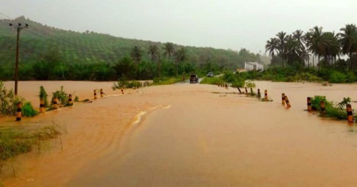 Banjir Terjang Konut, Jalur Transportasi Lumpuh Total