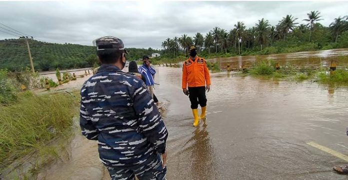 Banjir Meluas, Bupati Konut Warning Pengendara Tidak Melintas