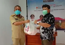 BRI Serahkan 100 Paket Sembako ke Gugus Tugas Covid-19 Baubau BRI Serahkan 100 Paket Sembako ke Gugus Tugas Covid-19 Baubau