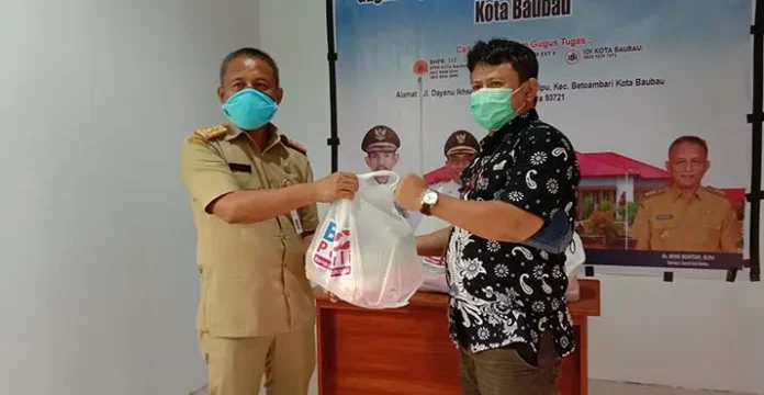 bantuan_bribaubau BRI Serahkan 100 Paket Sembako ke Gugus Tugas Covid-19 Baubau