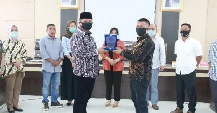 Legislator Busel Studi Banding Penanganan Covid-19 ke DPRD Kendari