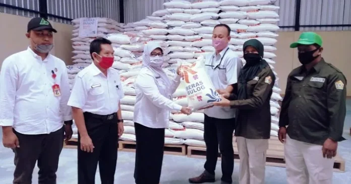 butur111 Pemda Butur Terima Ratusan Ton Beras dari Dinas Ketahanan Pangan Provinsi