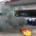 Tuntut Penurunan UKT, Mahasiswa UHO Demo Rektorat Tuntut Penurunan UKT, Mahasiswa UHO Demo Rektorat