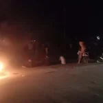 Massa Penolak TKA China Demo di Pertigaan Konda Massa Penolak TKA China Demo di Pertigaan Konda