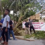 Akibat Pemblokiran Jalan, Akses Darat Muna ke Buteng Dialihkan Akibat Pemblokiran Jalan, Akses Darat Muna ke Buteng Dialihkan