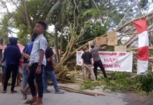 Akibat Pemblokiran Jalan, Akses Darat Muna ke Buteng Dialihkan Akibat Pemblokiran Jalan, Akses Darat Muna ke Buteng Dialihkan
