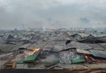 Kebakaran di Pasar Laino Raha, Ratusan Kios Hangus Kebakaran di Pasar Laino Raha, Ratusan Kios Hangus