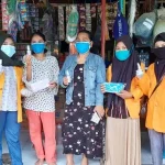 Mahasiswa UHO Bagi-bagi Masker dan Hand Sanitizer di Mubar Mahasiswa UHO Bagi-bagi Masker dan Hand Sanitizer di Mubar