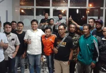 Komunitas Ojol Deklarasi Dukung Rusmin Abdul Gani – Senawan Silondae Maju di Pilkada Konsel Komunitas Ojol Deklarasi Dukung Rusmin Abdul Gani - Senawan Silondae Maju di Pilkada Konsel